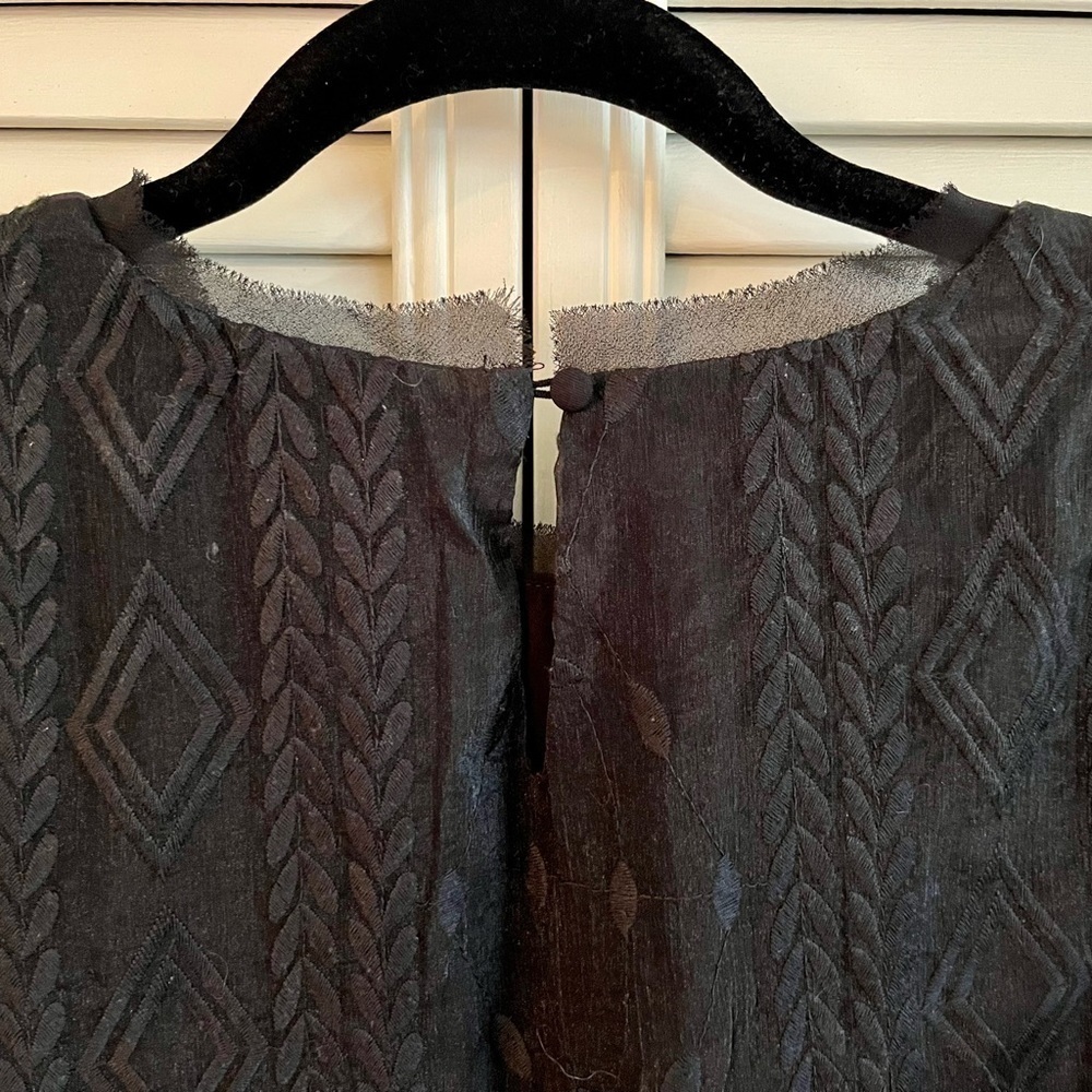 MOON RIVER, WOMENS NAVY BLUE EMBROIDERED TOP. - Picture 6 of 7